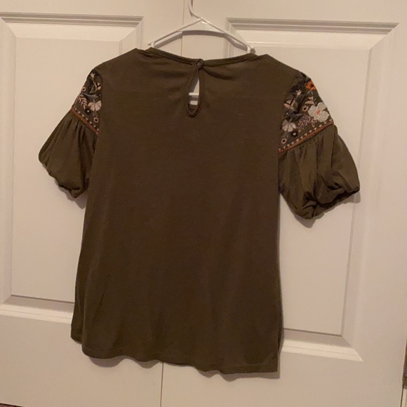 T-Shirt - Picture 2 of 2